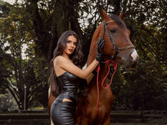 EvaMiranda - female with black hair webcam at LiveJasmin