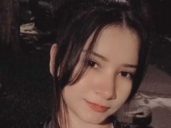 MartinaWolff - female with brown hair and  big tits webcam at LiveJasmin