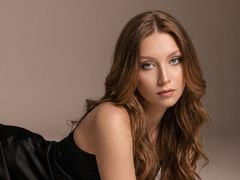 MaryCatchlove - female with brown hair and  big tits webcam at LiveJasmin