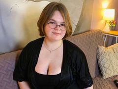 MaryFloree - female with brown hair and  big tits webcam at LiveJasmin