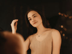 MaryGO - female with brown hair webcam at LiveJasmin