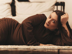 SaraRein - female with brown hair webcam at LiveJasmin