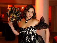 MaryMontgomery - female with brown hair webcam at LiveJasmin