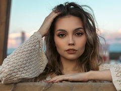 MaryStars - female with brown hair and  small tits webcam at LiveJasmin