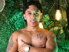 MattewDlucaa from LiveJasmin