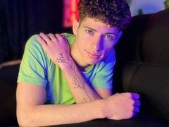 MattiaFontaine from LiveJasmin