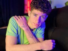 MattiaMeyer from LiveJasmin