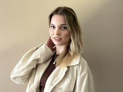 MattieAndrews - blond female webcam at LiveJasmin