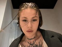 MattieScott - female with brown hair and  big tits webcam at LiveJasmin