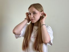 MaudBasil from LiveJasmin