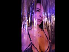 MavieGray - female with black hair and  big tits webcam at LiveJasmin