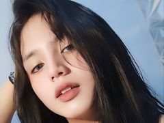 MaxNail - shemale with black hair webcam at LiveJasmin