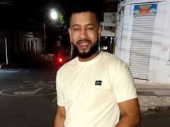 MaximoRed - male webcam at LiveJasmin