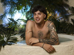MaximoReyes - male webcam at LiveJasmin
