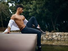 MaximoRomano from LiveJasmin