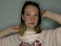 MayEdgington - female with brown hair webcam at LiveJasmin