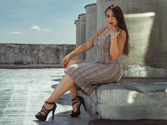 Mayra_Lennis18 - female with black hair webcam at ImLive