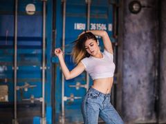 MeganGreen - female with brown hair webcam at LiveJasmin