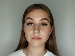 MeganPerson - female with brown hair webcam at LiveJasmin