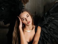 MeganeLarson - female with brown hair and  big tits webcam at LiveJasmin