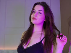 MelanieNeall - female with brown hair and  big tits webcam at LiveJasmin