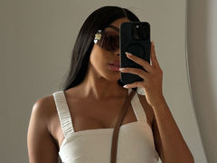 MelannyRizzo - female with brown hair webcam at LiveJasmin