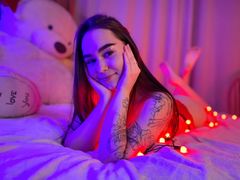 MelindaSummers - female with brown hair webcam at LiveJasmin