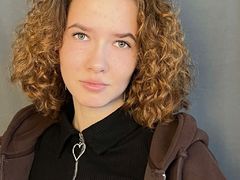 MelisaEischens - female with brown hair webcam at LiveJasmin