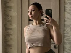 MelliWids from LiveJasmin