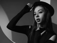 MellissaMoran - female with brown hair webcam at LiveJasmin