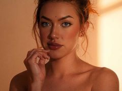 MelyzaMendoza - female with brown hair and  small tits webcam at LiveJasmin