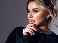 Merall - blond female with  big tits webcam at LiveJasmin