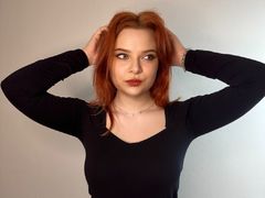 MerciaCoppinger - female with brown hair webcam at LiveJasmin