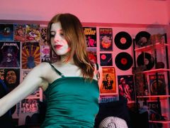 MiaChains from LiveJasmin