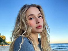 MiaKirshner - blond female with  big tits webcam at LiveJasmin