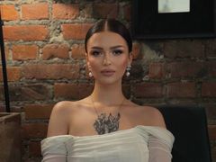 MiaLile from LiveJasmin