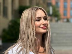 MiaLunn from LiveJasmin