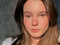 MiaMox from LiveJasmin