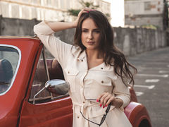 MiaOlis - female with brown hair webcam at LiveJasmin