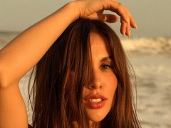 MiaPastori - blond female with  big tits webcam at LiveJasmin