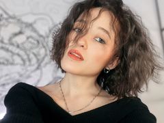 LiliVilson - female with brown hair webcam at LiveJasmin