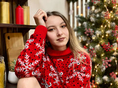 MiaRait - female with brown hair webcam at LiveJasmin