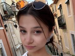 MiaRoyz from LiveJasmin