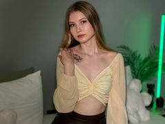 MiaSavge from LiveJasmin