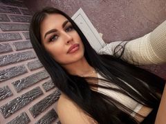 MiaSuitas from LiveJasmin
