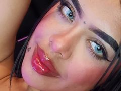 MiaThompson - female with black hair webcam at LiveJasmin