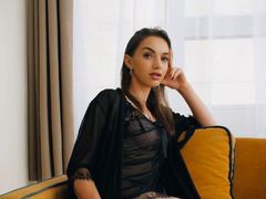 HoneyRusete - female with brown hair webcam at ImLive