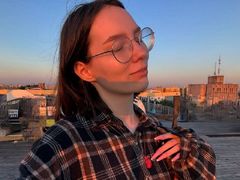 MicheleCross - female with brown hair webcam at LiveJasmin