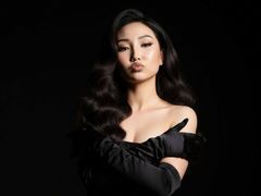 MienKim - female with black hair and  big tits webcam at LiveJasmin