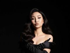 MienGavelo - female with black hair webcam at LiveJasmin